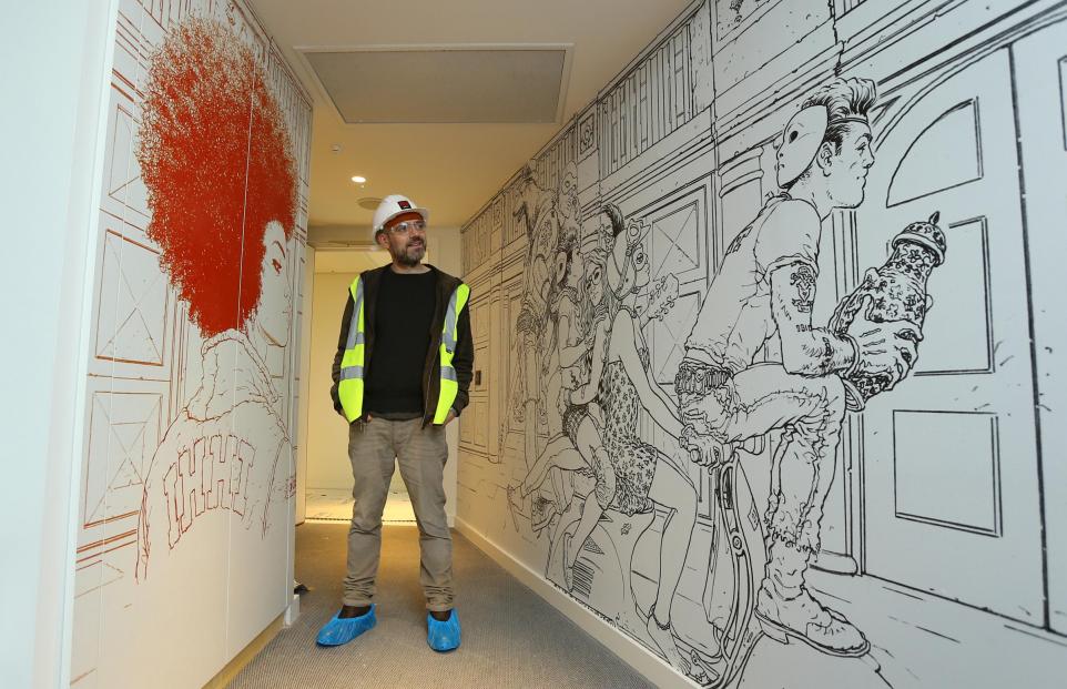 Frank Quitely at Radisson Red hotel