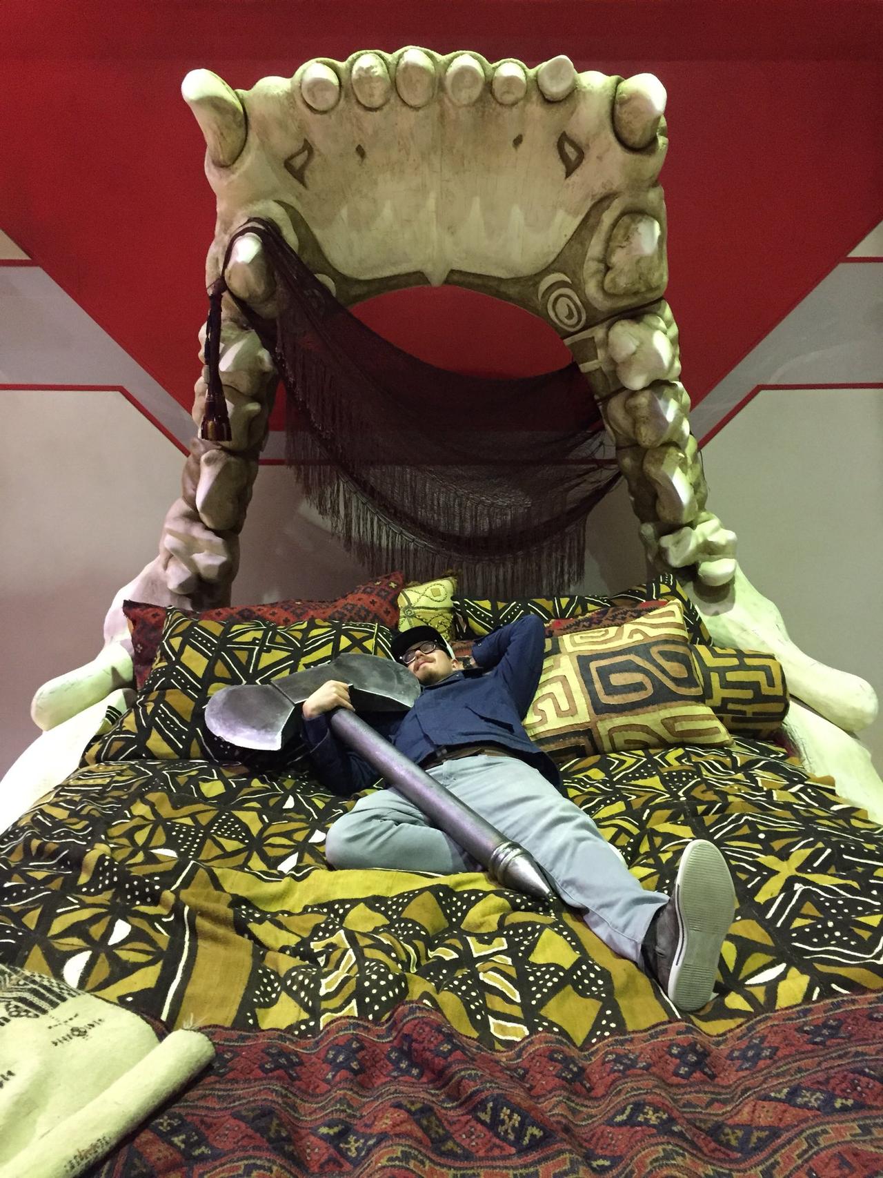 Eric Pearson on the set of Thor: Ragnarok
