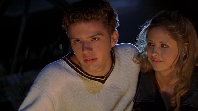 A still from I Know What You Did Last Summer