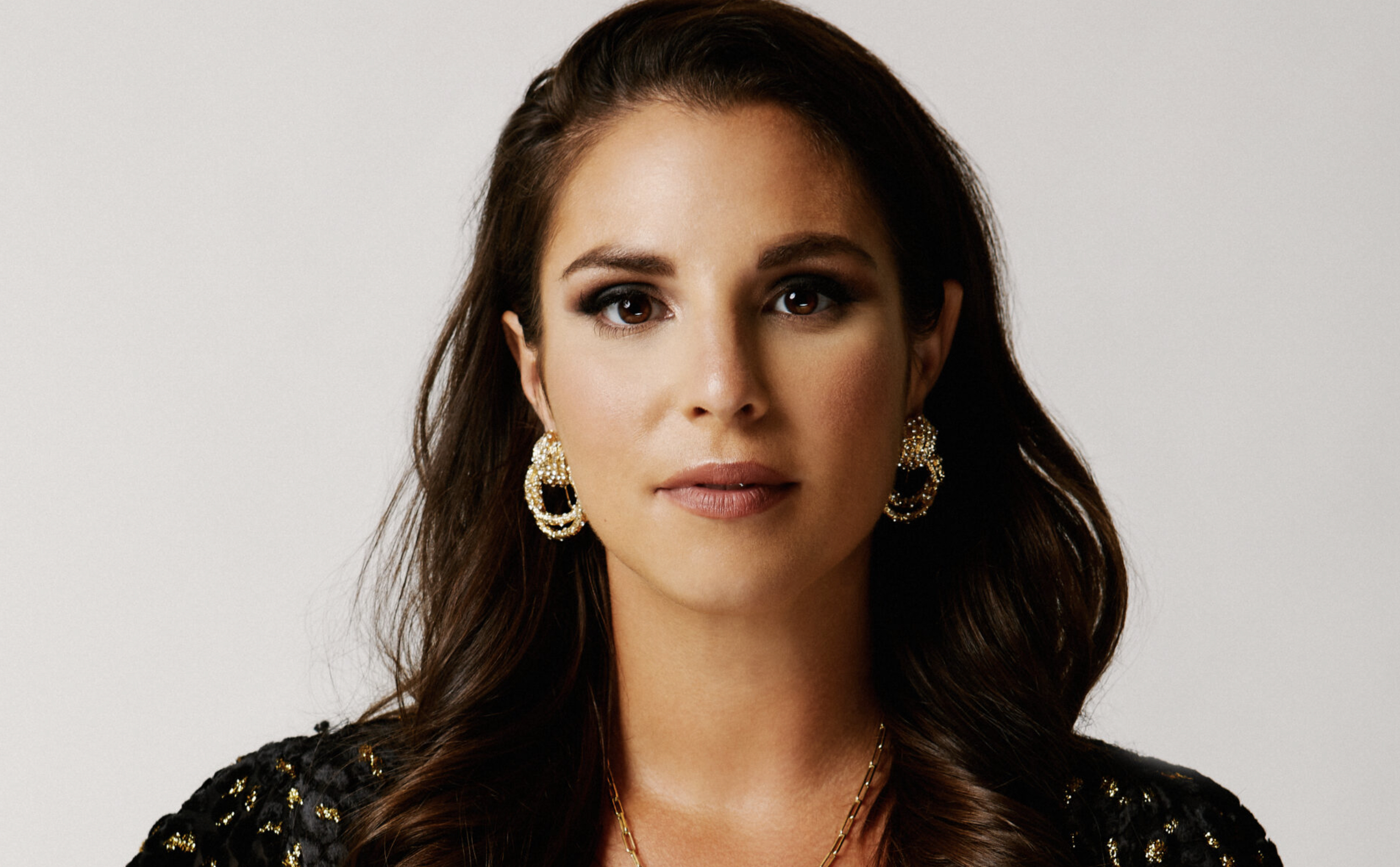 A photo of Victoria Aveyard