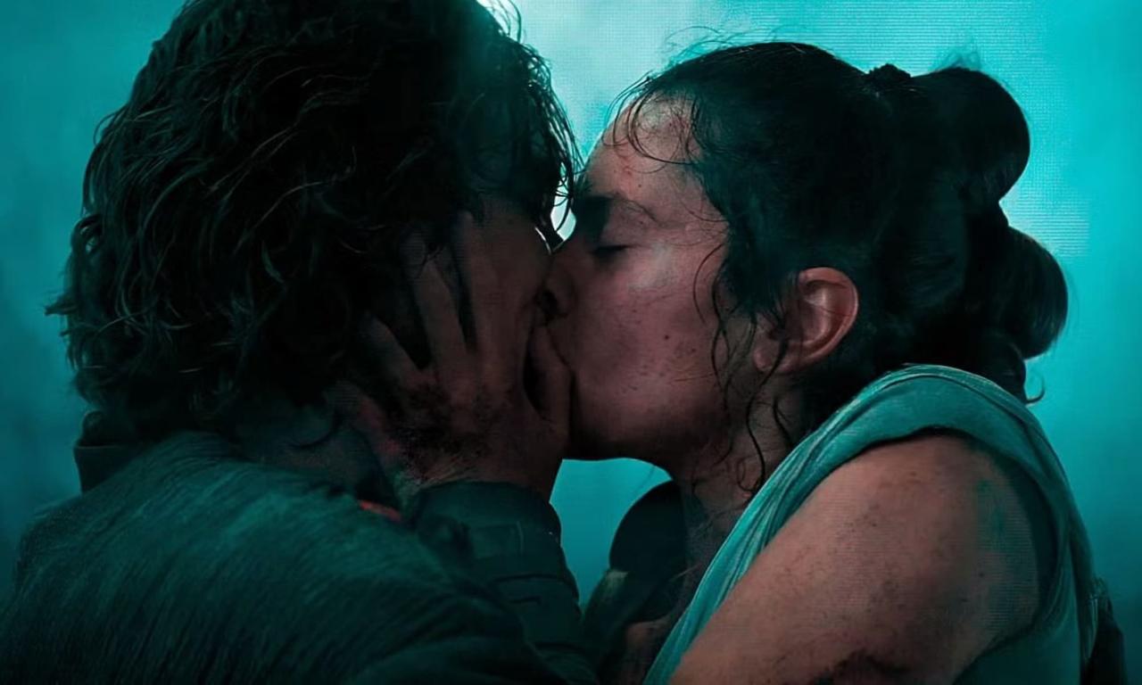 Kylo Ren And Rey Kiss In The Rise Of Skywalker