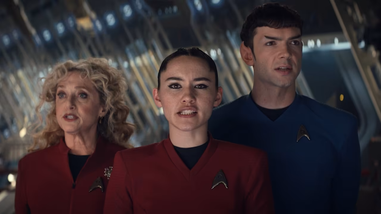 L-R Carol Kane as Pelia, Christina Chong as La’an, Ethan Peck as Spock in Star Trek: Strange New Worlds